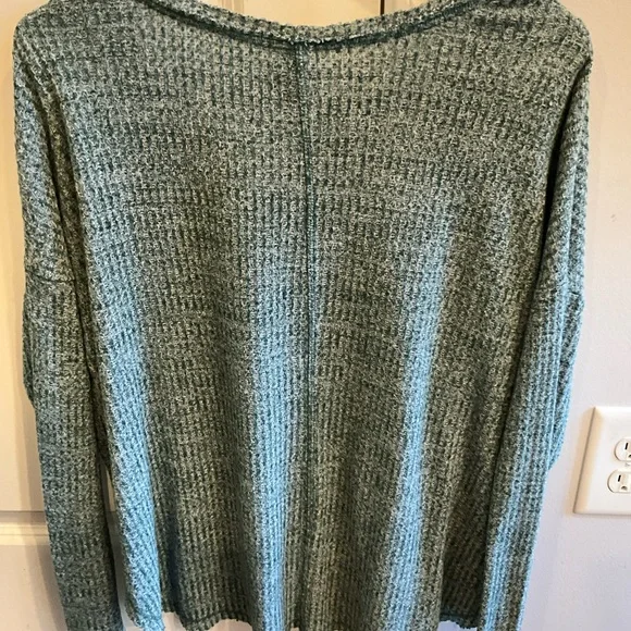 Wild Fable Green V-Neck Sweater - Picture 3 of 7